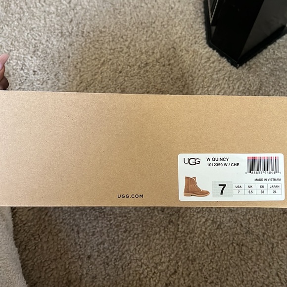 UGG Quincy Women’s Twinface Sheepskin Lace Up Booties - Size 7 - Picture 5 of 16